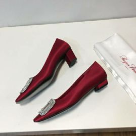 Picture of Roger Vivier Shoes Women _SKUfw132587539fw